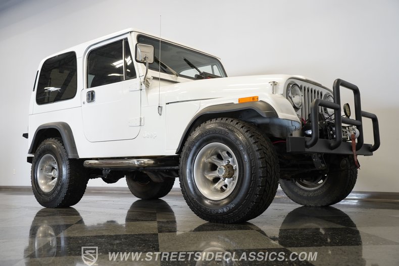 Jeep-Cj7-1982-White-Black-1