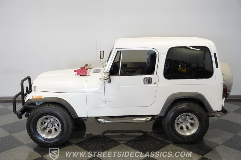 Jeep-Cj7-1982-White-Black-14