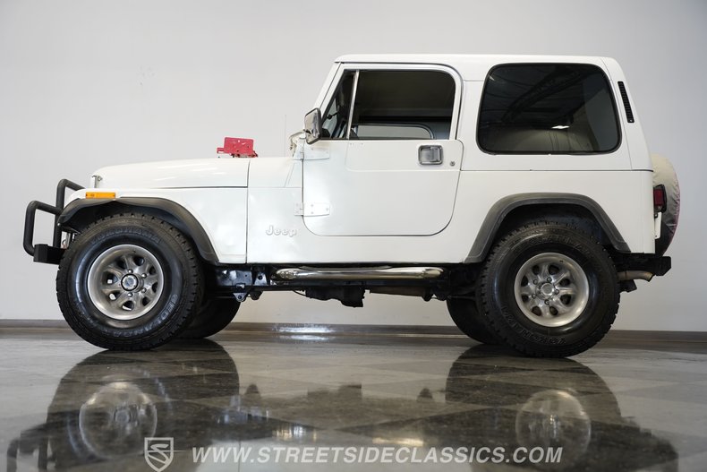 Jeep-Cj7-1982-White-Black-16