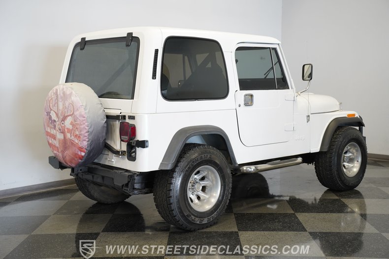 Jeep-Cj7-1982-White-Black-21