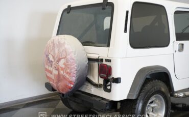 Jeep-Cj7-1982-White-Black-35