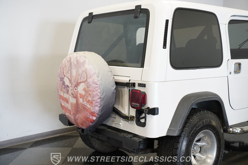 Jeep-Cj7-1982-White-Black-35