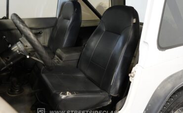 Jeep-Cj7-1982-White-Black-44