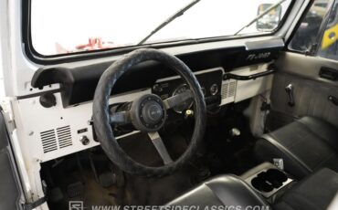 Jeep-Cj7-1982-White-Black-45