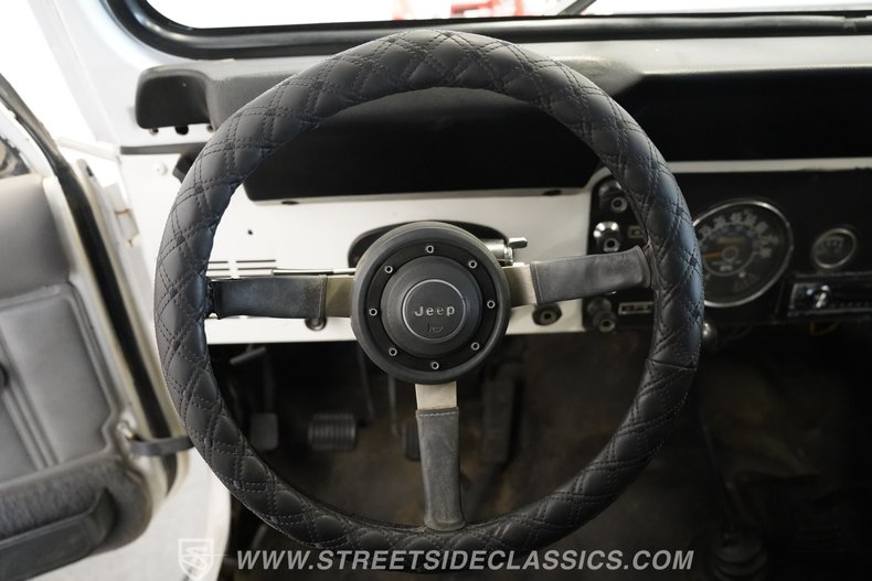 Jeep-Cj7-1982-White-Black-46