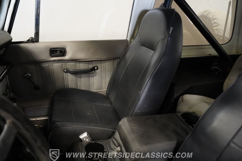 Jeep-Cj7-1982-White-Black-7