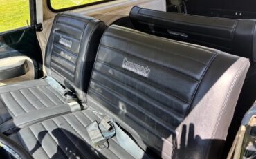 Jeep-Commando-1973-Black-Black-12