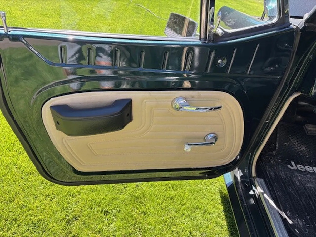 Jeep-Commando-1973-Black-Black-5