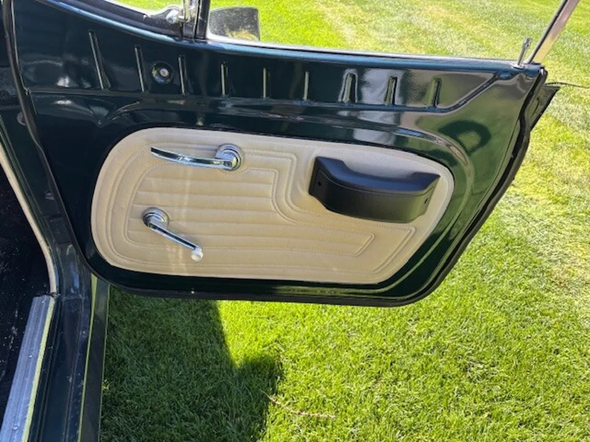 Jeep-Commando-1973-Black-Black