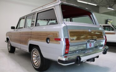 Jeep-Grand-Wagoneer-1986-SUV-2