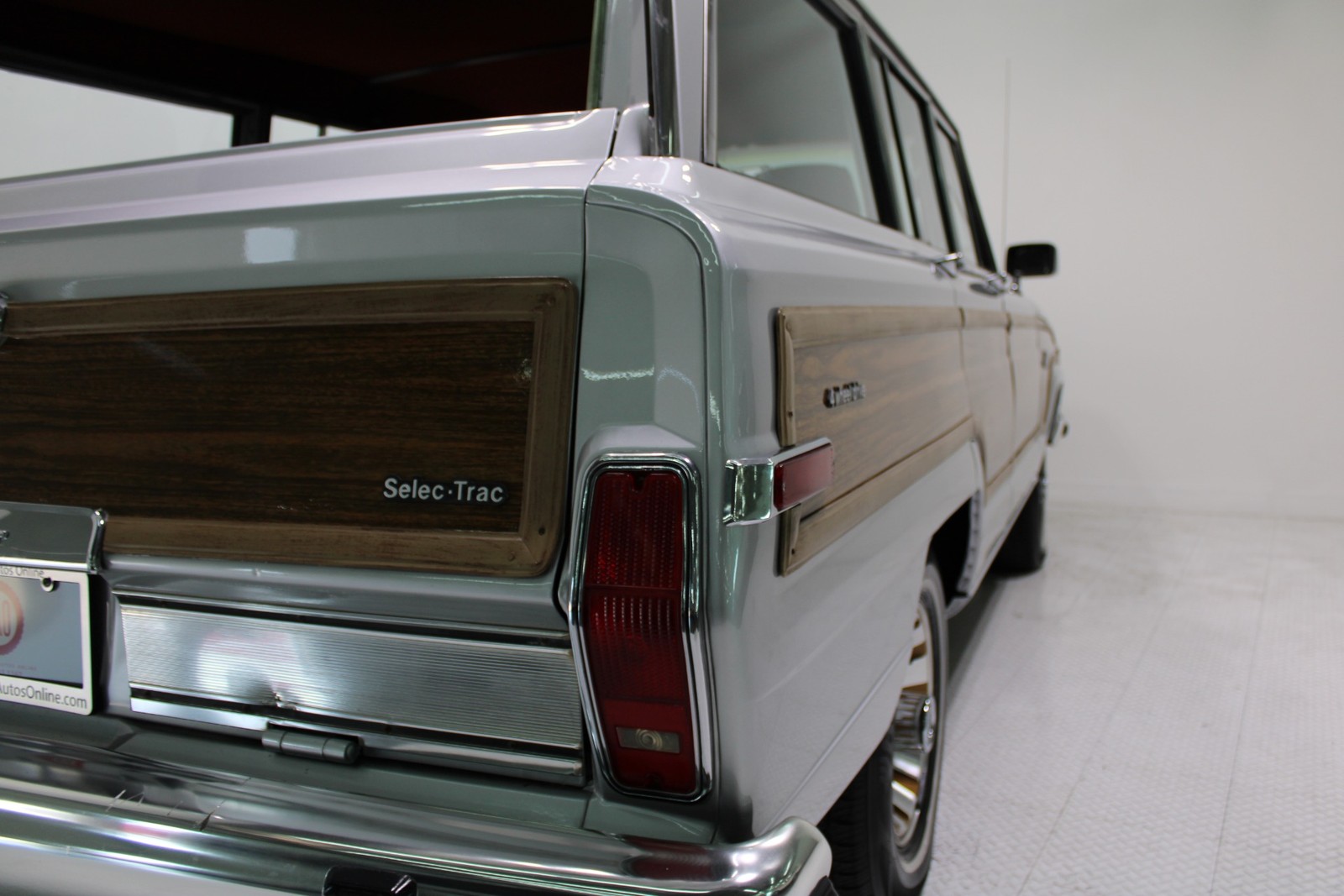 Jeep-Grand-Wagoneer-1986-SUV-22