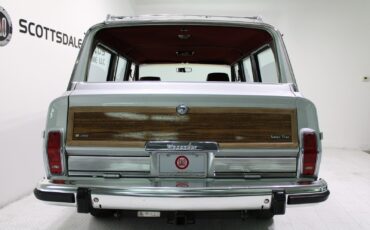 Jeep-Grand-Wagoneer-1986-SUV-3