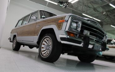 Jeep-Grand-Wagoneer-1986-SUV-33