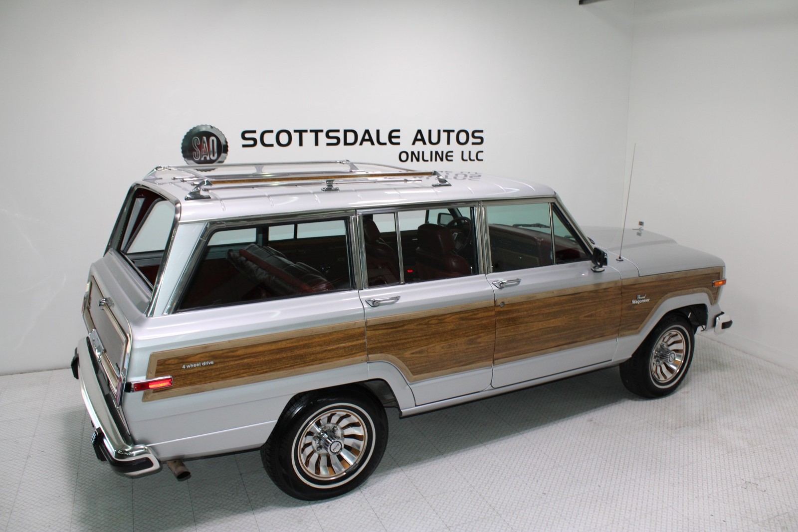 Jeep-Grand-Wagoneer-1986-SUV-35