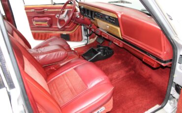 Jeep-Grand-Wagoneer-1986-SUV-7