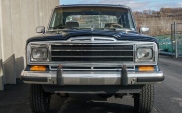 Jeep-Grand-Wagoneer-1988-SUV-1