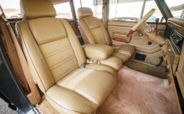 Jeep-Grand-Wagoneer-1988-SUV-14