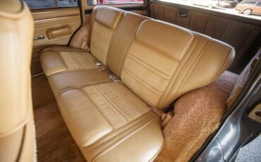 Jeep-Grand-Wagoneer-1988-SUV-15