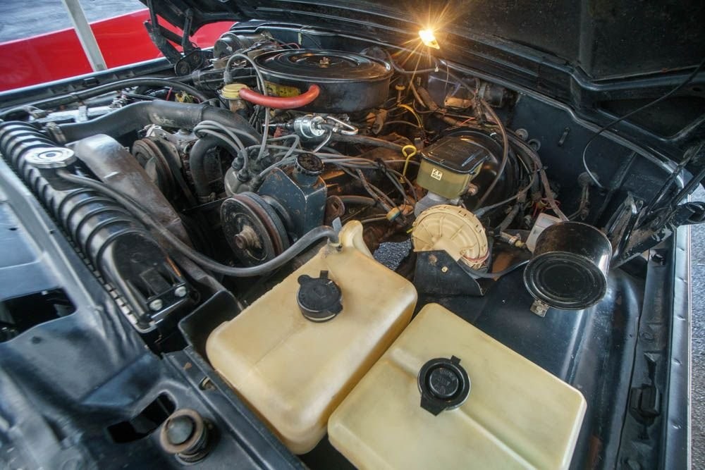 Jeep-Grand-Wagoneer-1988-SUV-18