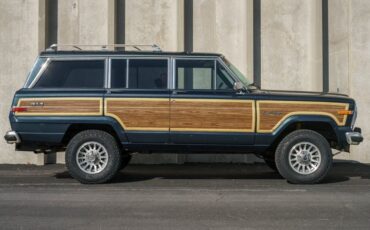 Jeep-Grand-Wagoneer-1988-SUV-2