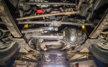 Jeep-Grand-Wagoneer-1988-SUV-21