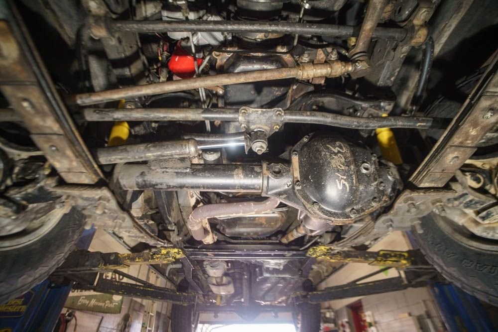 Jeep-Grand-Wagoneer-1988-SUV-21