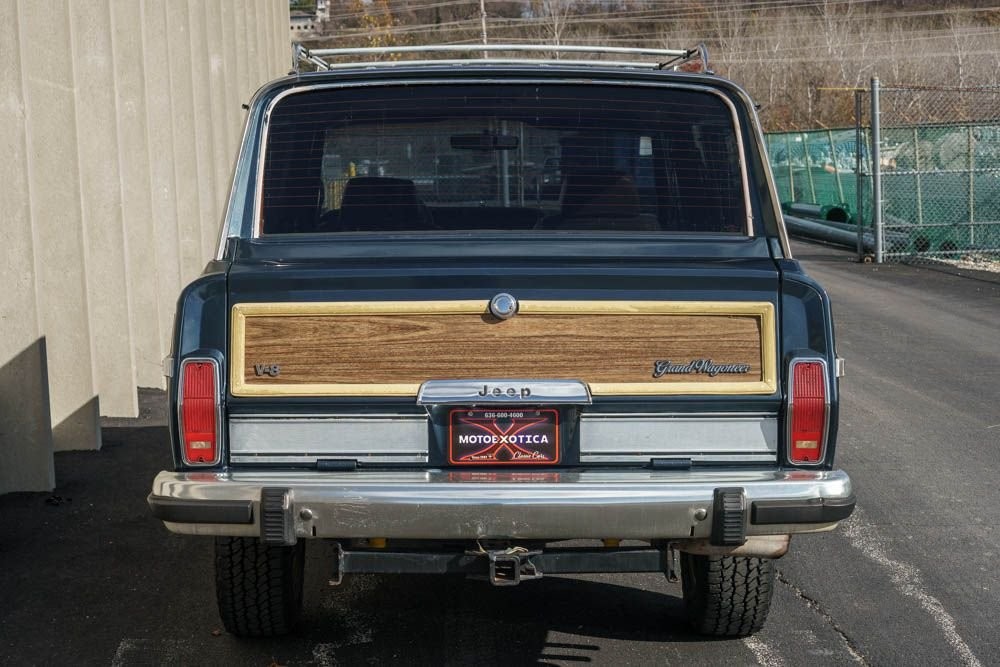 Jeep-Grand-Wagoneer-1988-SUV-27