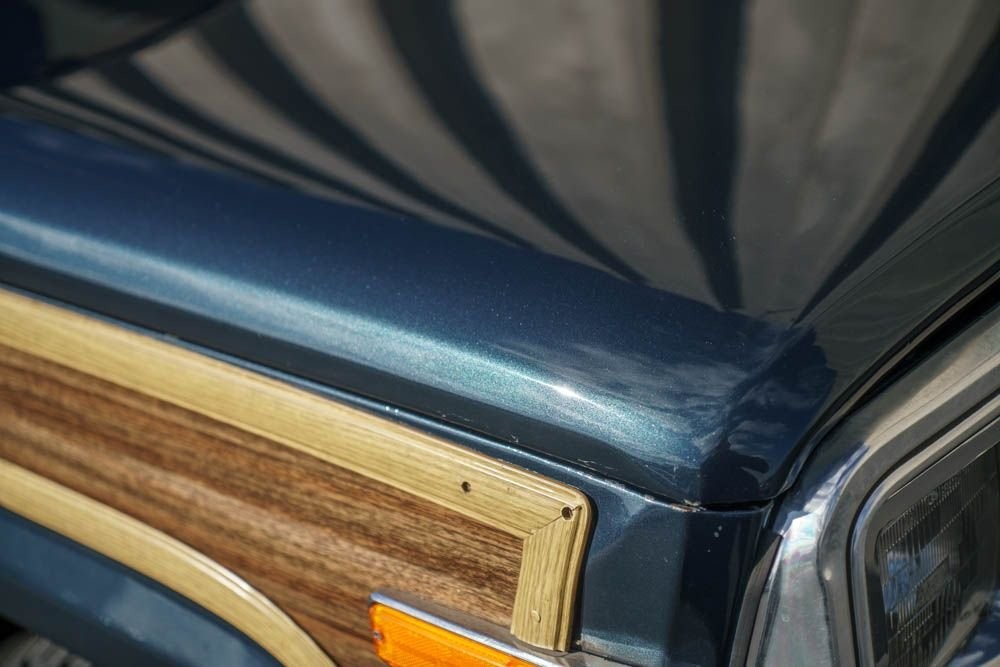 Jeep-Grand-Wagoneer-1988-SUV-37