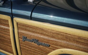 Jeep-Grand-Wagoneer-1988-SUV-39