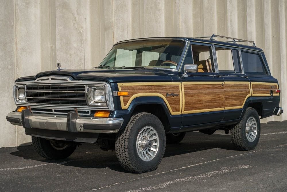 Jeep-Grand-Wagoneer-1988-SUV-7