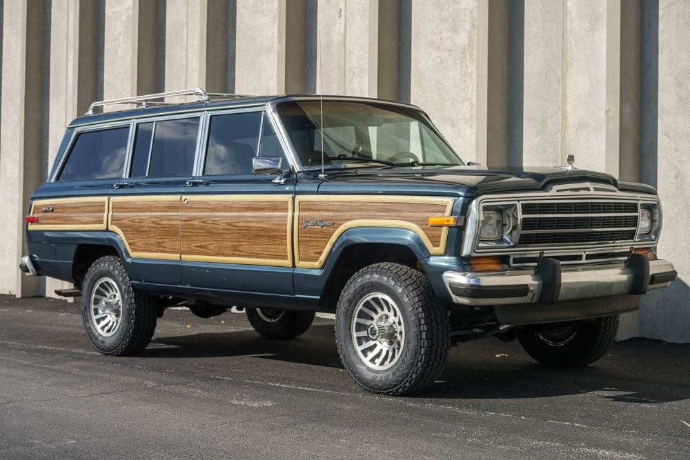 Jeep-Grand-Wagoneer-1988-SUV