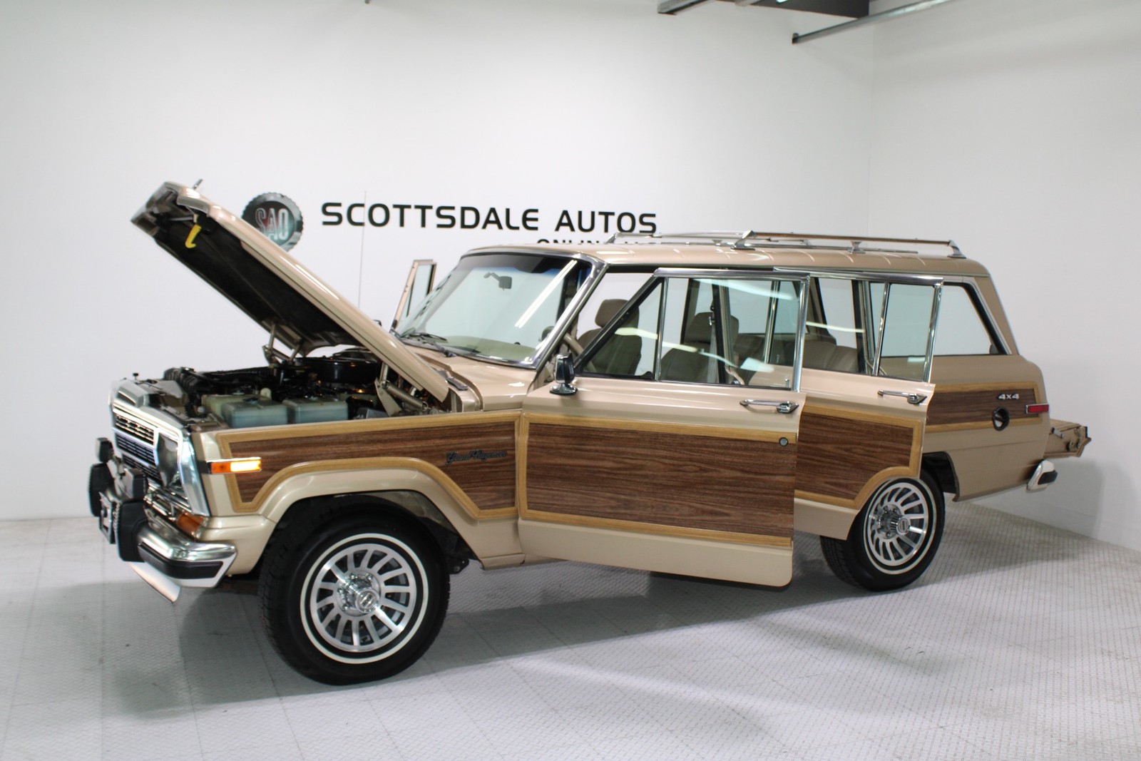 Jeep-Grand-Wagoneer-1989-SUV-25