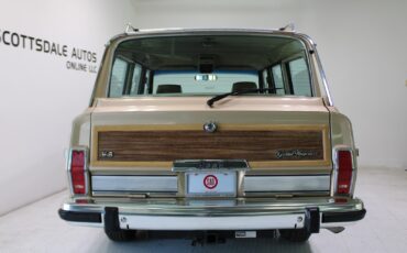 Jeep-Grand-Wagoneer-1989-SUV-3