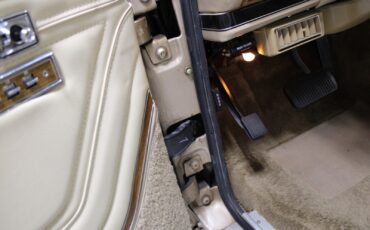 Jeep-Grand-Wagoneer-1989-SUV-30