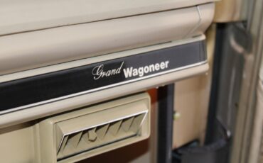 Jeep-Grand-Wagoneer-1989-SUV-39