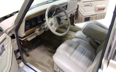 Jeep-Grand-Wagoneer-1989-SUV-5