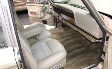 Jeep-Grand-Wagoneer-1989-SUV-7