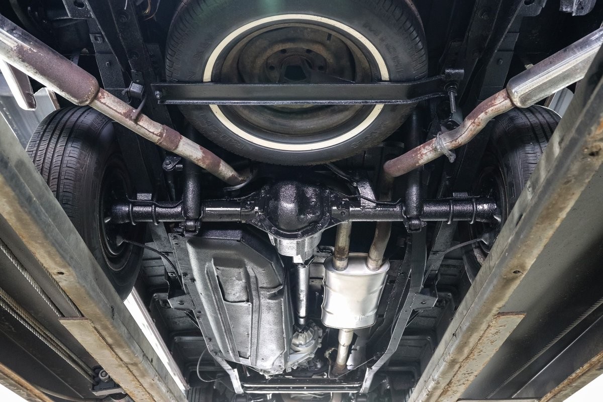 Jeep-Grand-Wagoneer-1989-Station-Wagon-28