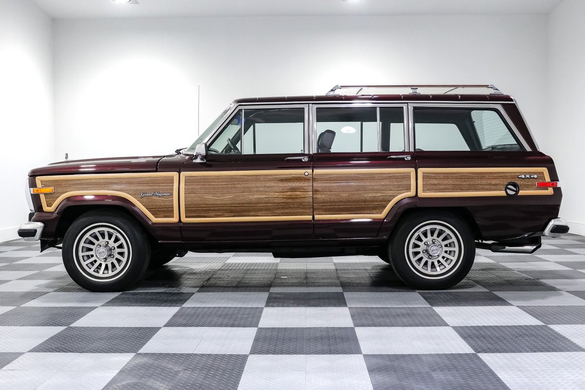 Jeep-Grand-Wagoneer-1989-Station-Wagon-3