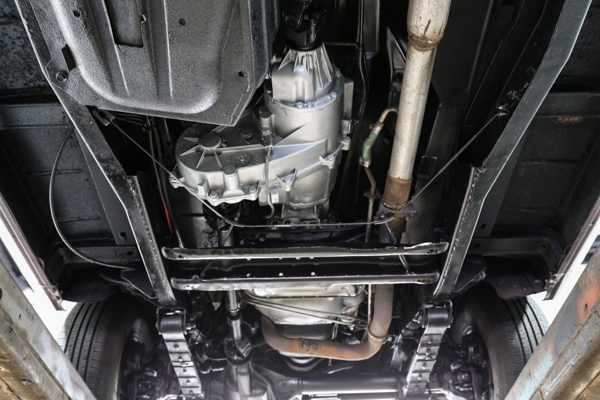 Jeep-Grand-Wagoneer-1989-Station-Wagon-31