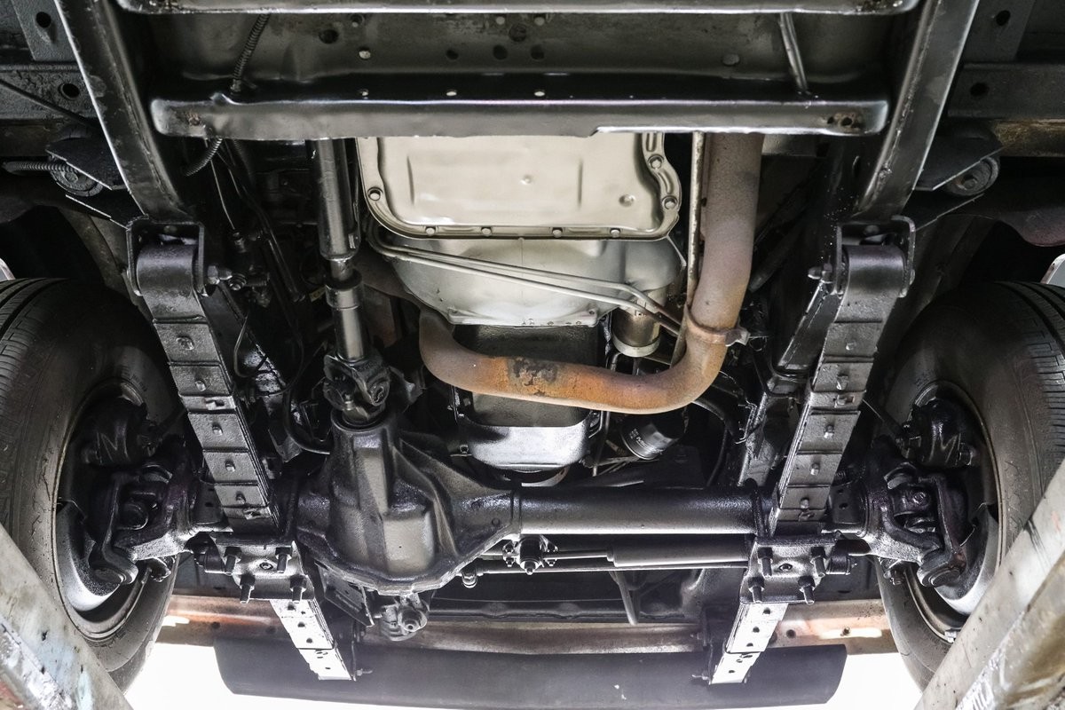 Jeep-Grand-Wagoneer-1989-Station-Wagon-32