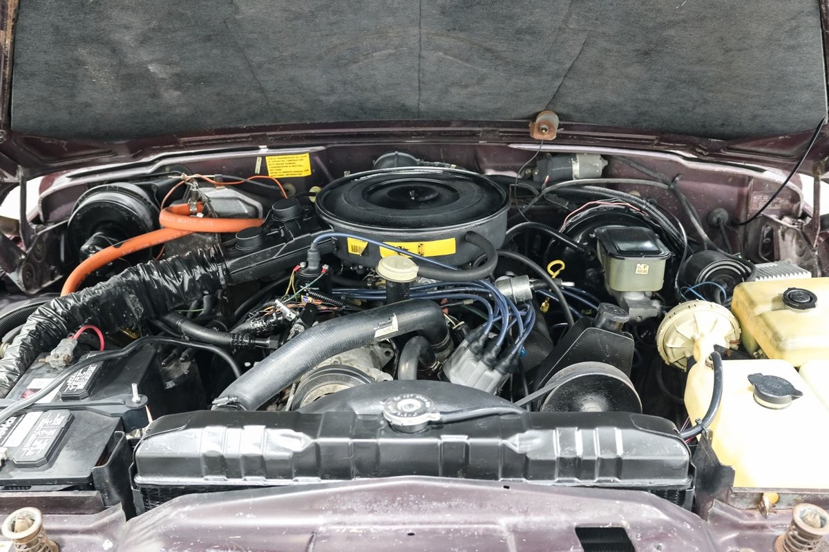 Jeep-Grand-Wagoneer-1989-Station-Wagon-9