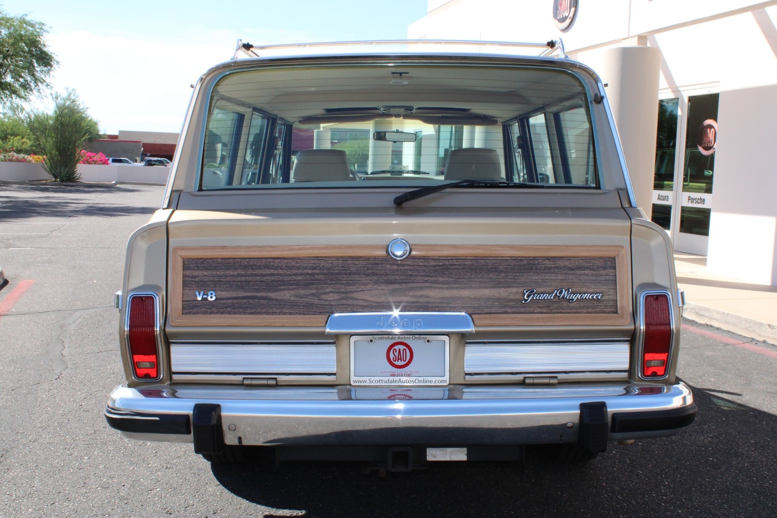 Jeep-Grand-Wagoneer-1990-SUV-3