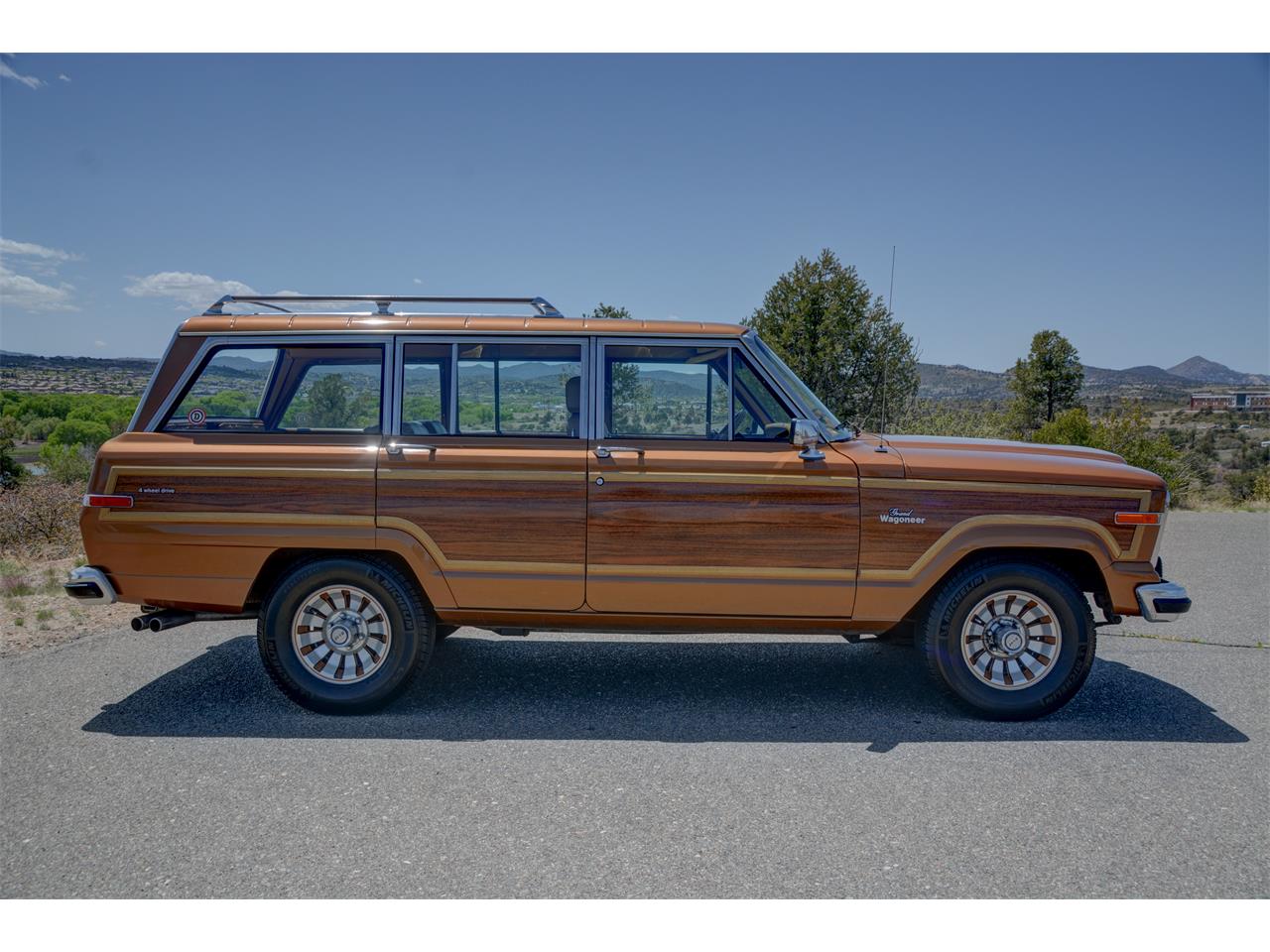 Jeep-Grand-wagoneer-1985-Sand-Tan-15