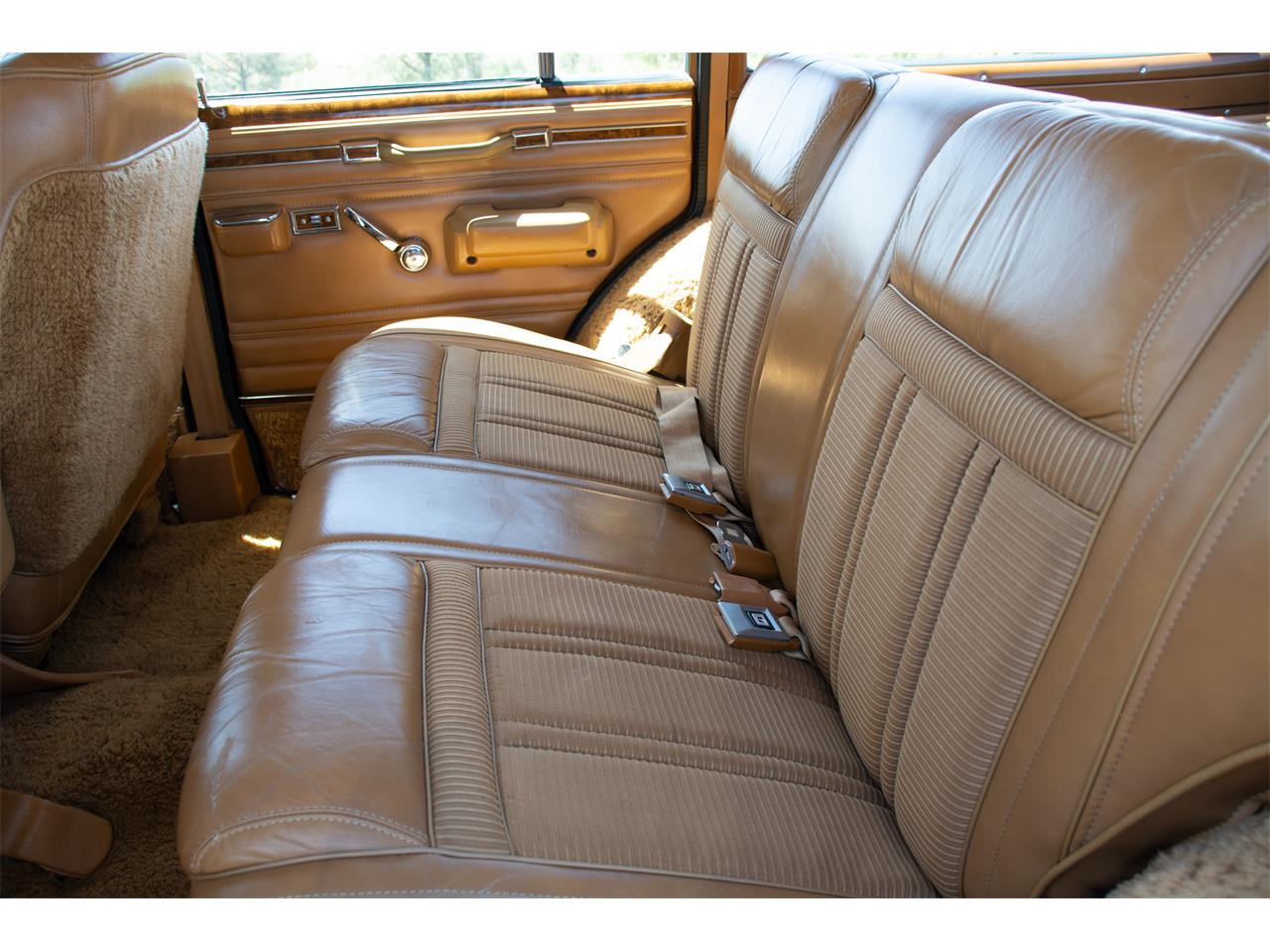 Jeep-Grand-wagoneer-1985-Sand-Tan-18