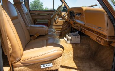 Jeep-Grand-wagoneer-1985-Sand-Tan-24