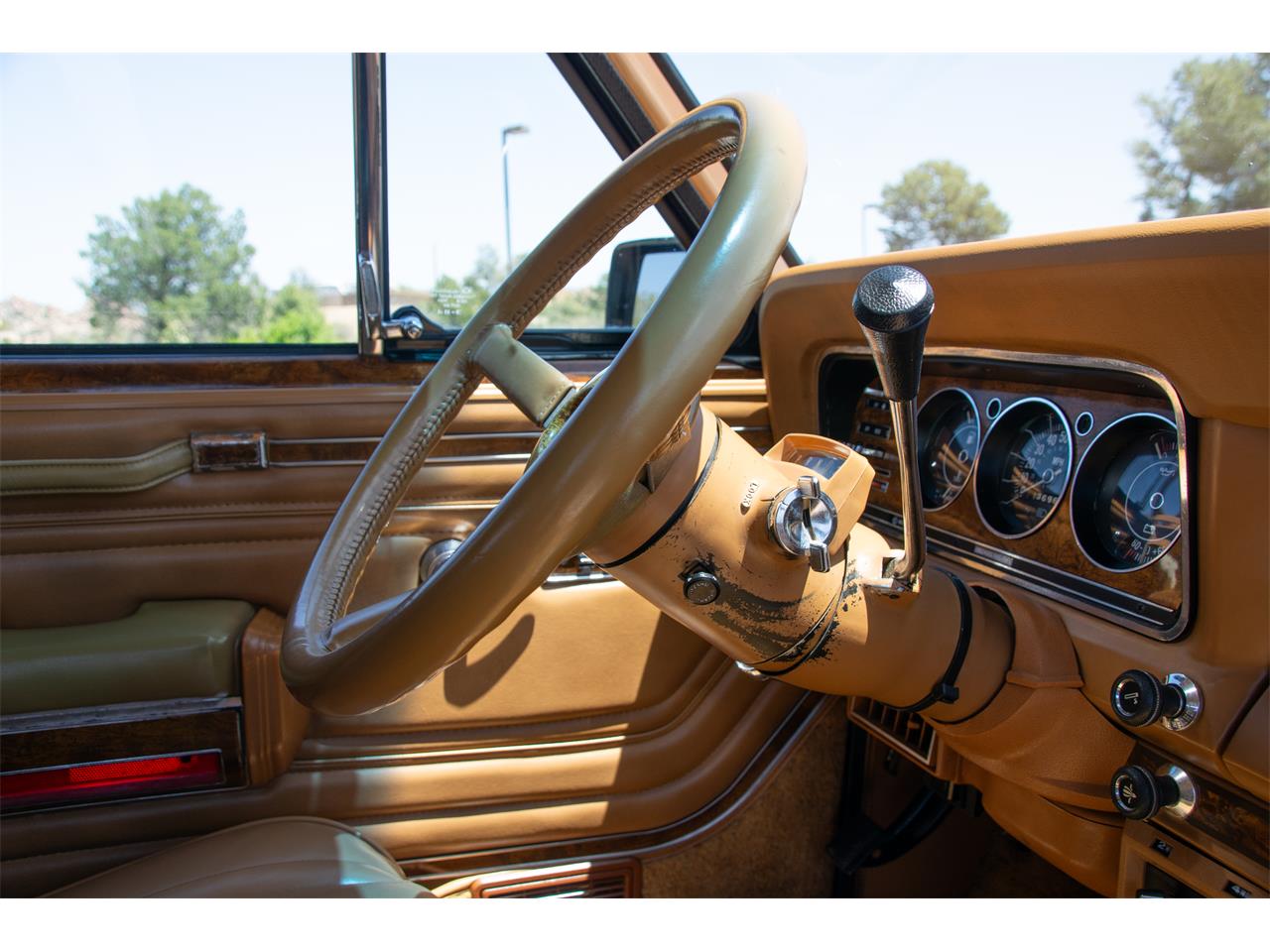 Jeep-Grand-wagoneer-1985-Sand-Tan-25