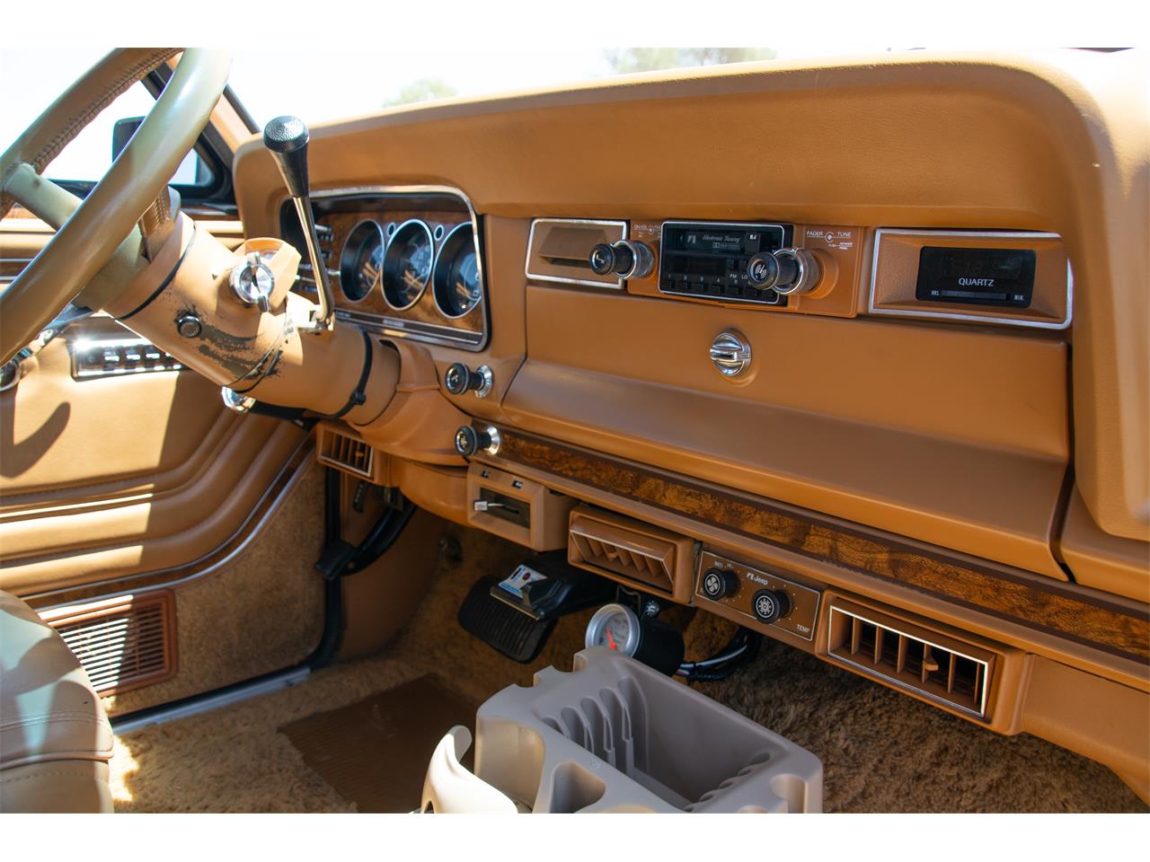 Jeep-Grand-wagoneer-1985-Sand-Tan-26