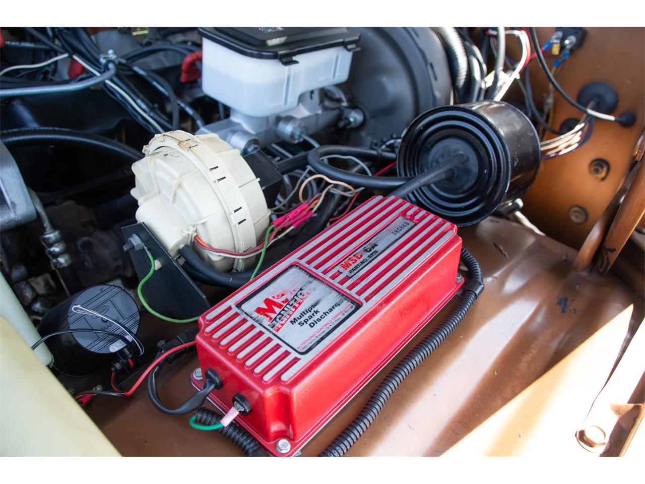 Jeep-Grand-wagoneer-1985-Sand-Tan-28