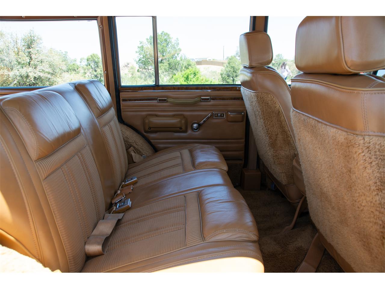 Jeep-Grand-wagoneer-1985-Sand-Tan-8